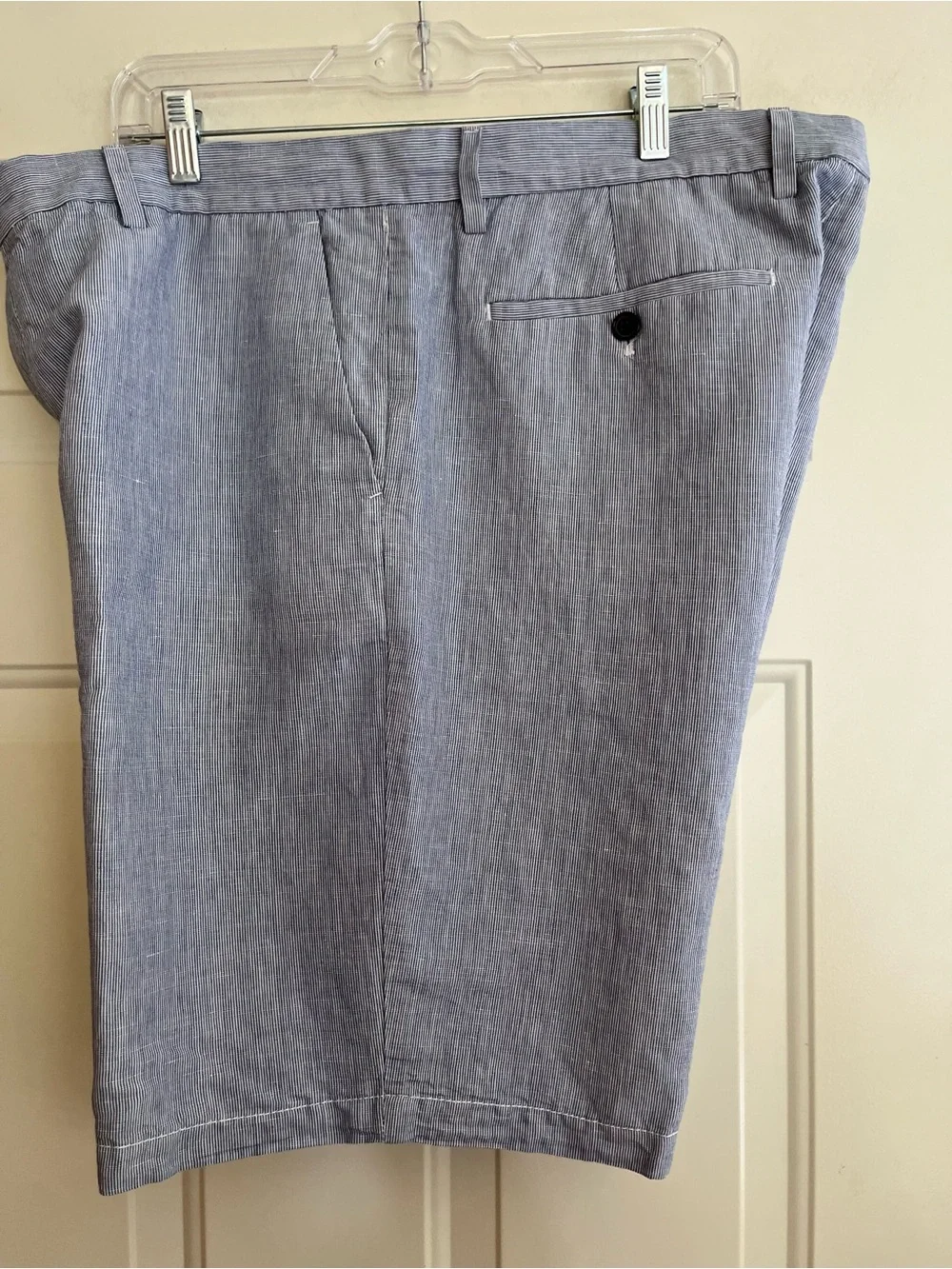 Men’s Banana Republic Emerson blue white linen blend flat front chino short. 38
